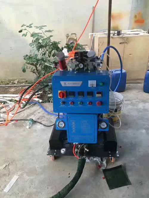 聚脲防腐小型噴涂機如何確定哪種(圖1) 噴涂聚脲防腐料機械