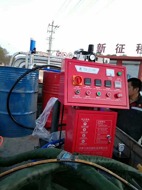 防腐噴涂機聚脲材料施工設備
